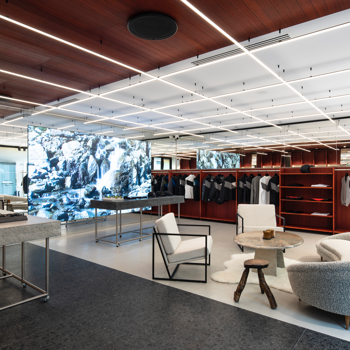 2022 : NEW PARISIAN BOUTIQUE