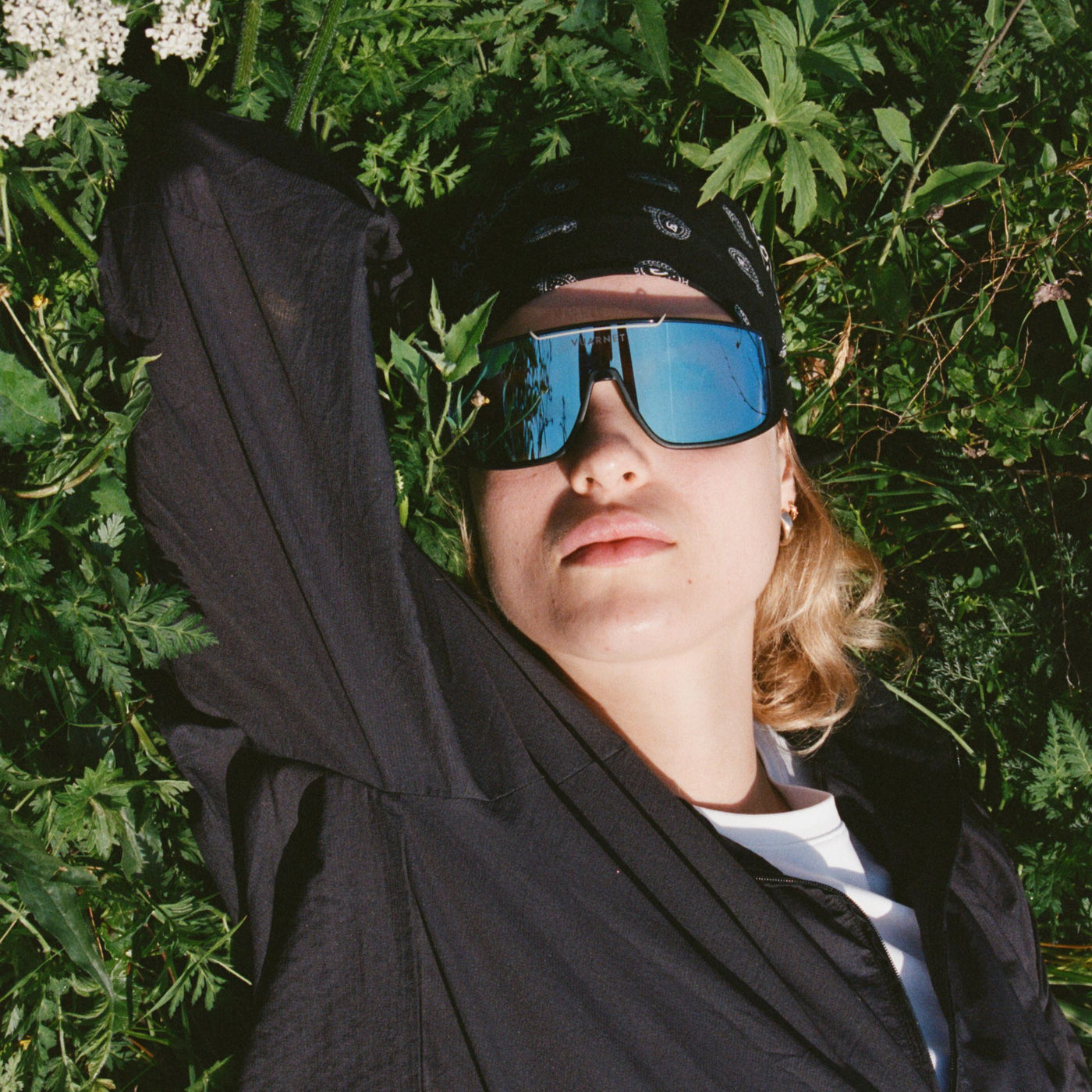 REFLECT THE LIGHT WITH STYLE: OUR MIRROR LENSES